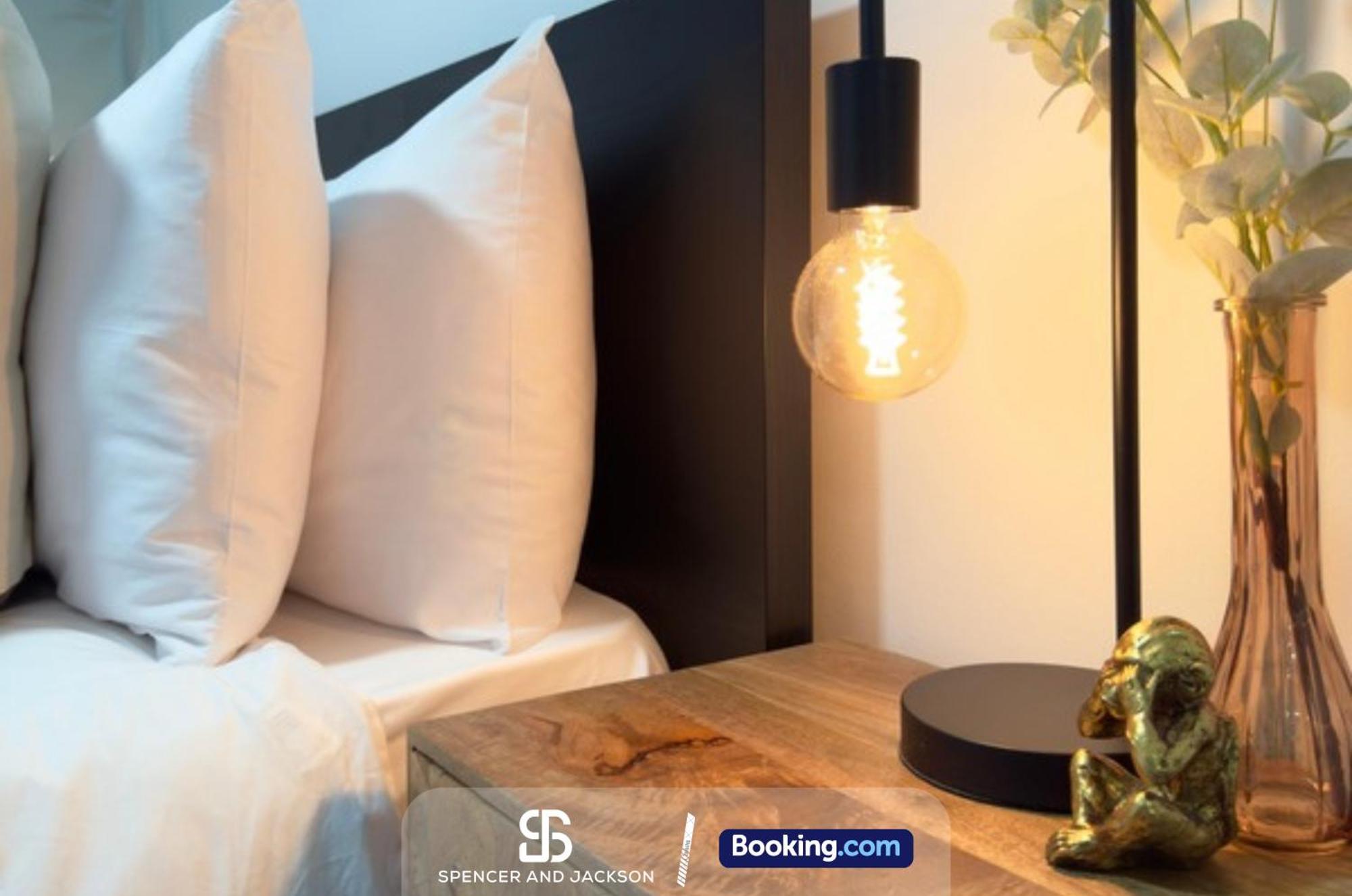 1 Bedroom City Centre Apartment Near The University And Bodleian Library By Spencer And Jackson Short Lets & Serviced Accommodation Oxford Exterior foto